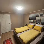 Cozy 3-bedroom In Forus 아파트 스타방에르